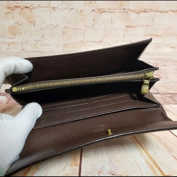 - Authentic Luis Vuitton Damier Ebene long wallet crossbody - Picture 7 of 10